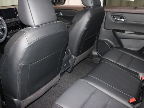 Used 2023 Nissan Rogue SV w/ SV Premium B Package AWD/4WD image 20