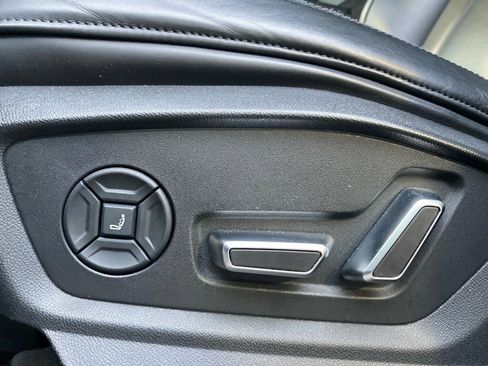 Used 2019 Audi Q8 Prestige w/ Luxury Package image 14
