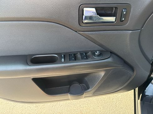 Used 2011 Ford Fusion SE FWD image 10