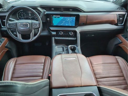 Used 2024 GMC Sierra 3500 Denali Ultimate image 28