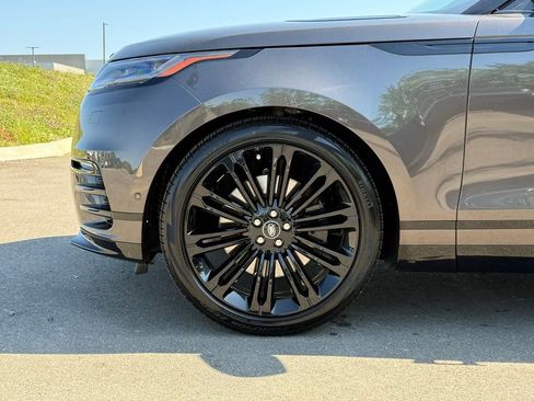 Certified 2026 Land Rover Range Rover Velar Dynamic SE AWD/4WD image 9