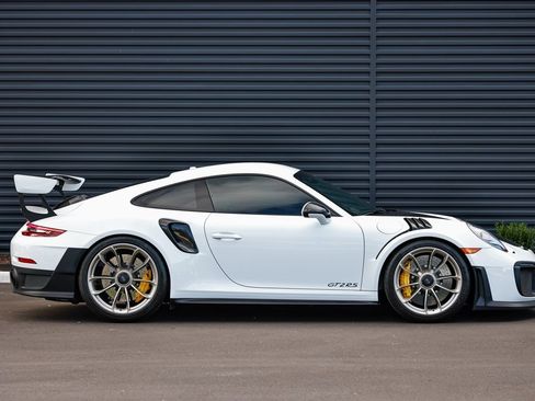 Certified 2018 Porsche 911 GT2 RS image 8