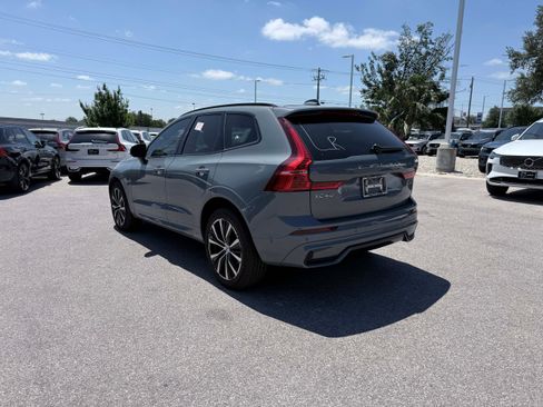 Used 2024 Volvo XC60 B5 Plus AWD/4WD image 4