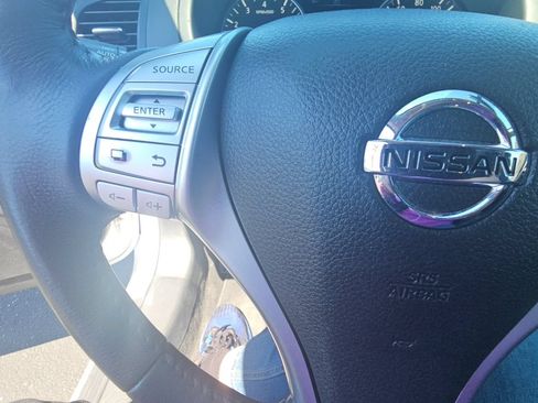 Used 2016 Nissan Altima 2.5 SV w/ Convenience Package FWD image 11
