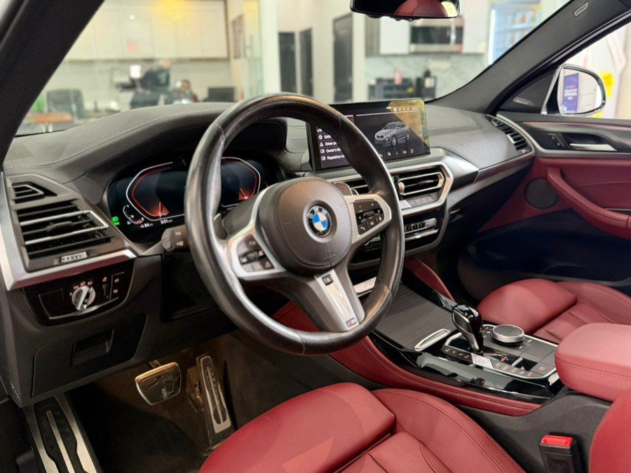 Used 2023 BMW X4 xDrive30i w/ M Sport Package AWD/4WD image 11