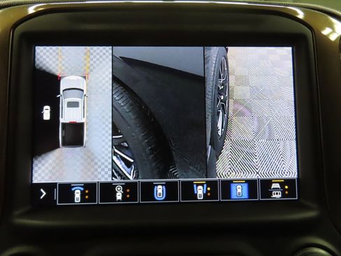 Used 2022 Chevrolet Silverado 1500 High Country w/ Technology Package image 18