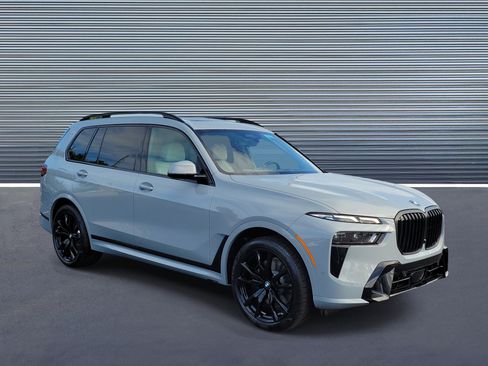 New 2026 BMW X7 xDrive40i w/ Executive Package image 2