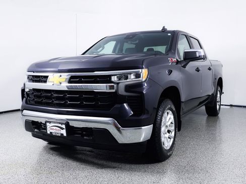 Used 2022 Chevrolet Silverado 1500 LT AWD/4WD image 3