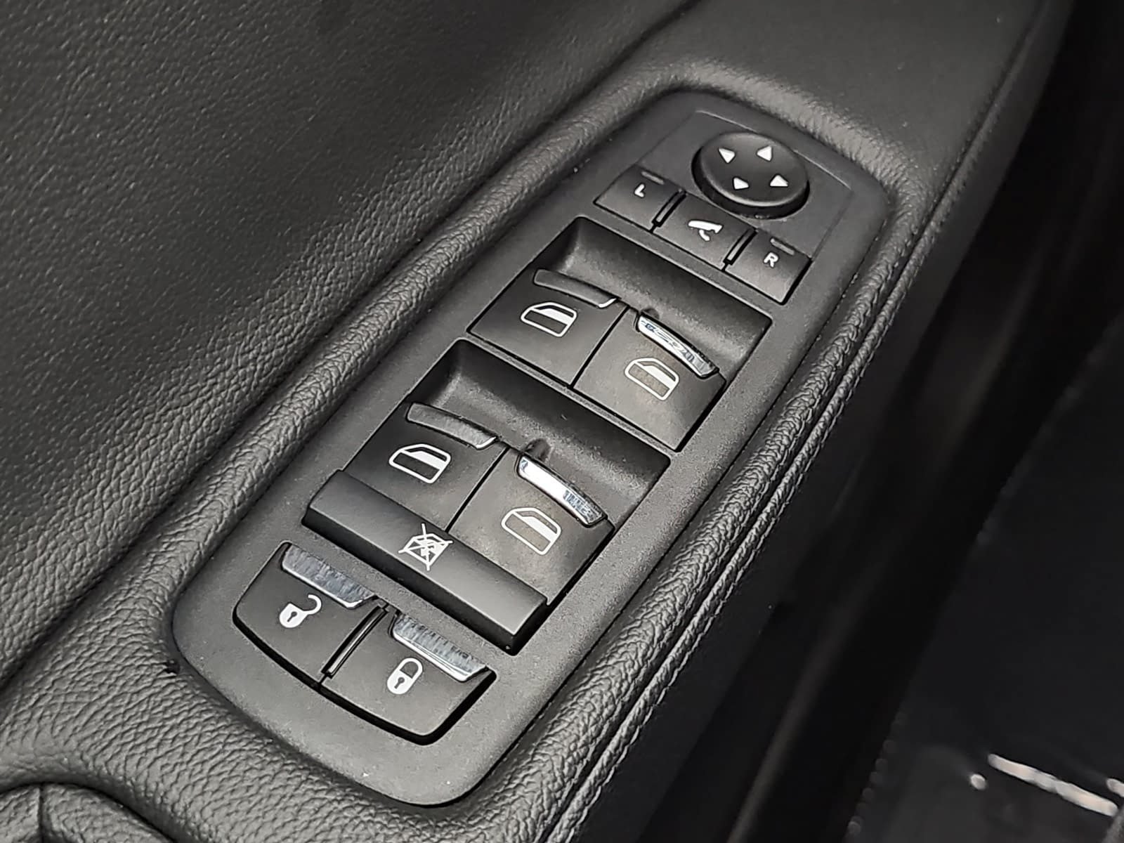 Used 2023 Maserati Ghibli Modena RWD image 28