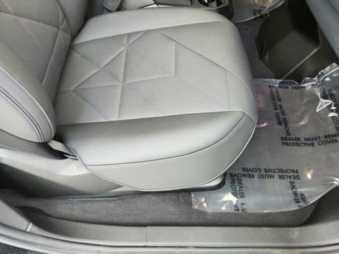 Used 2023 BMW iX xDrive50 w/ Premium Package image 23