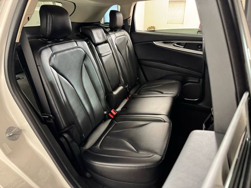 Used 2022 Lincoln Nautilus Reserve w/ Equipment Group 201A image 38