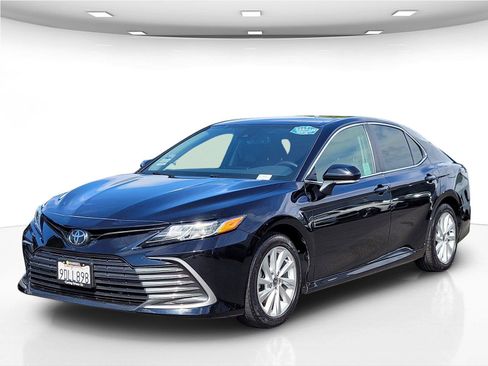 Used 2023 Toyota Camry LE w/ Convenience Package FWD image 10