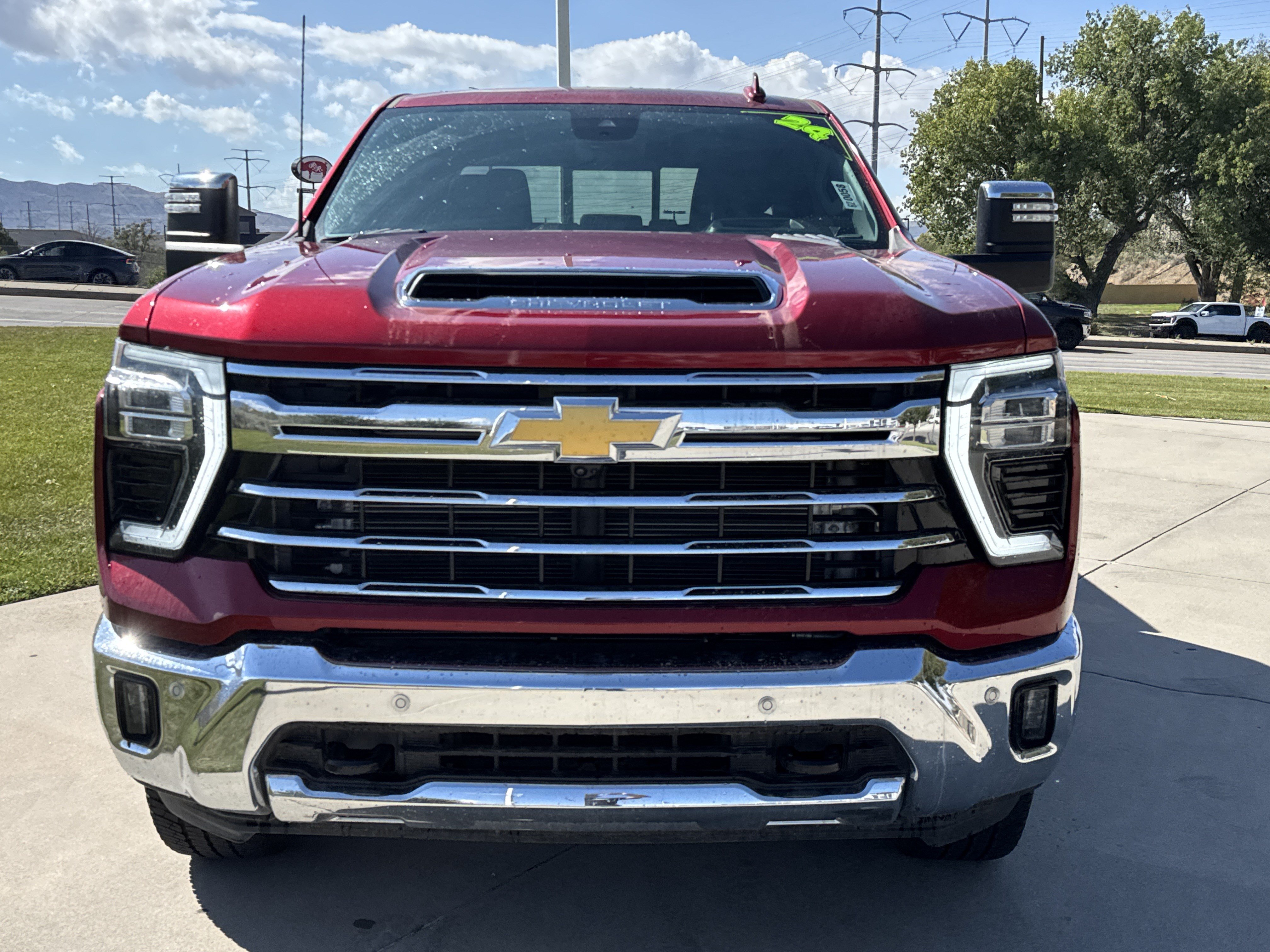 Used 2024 Chevrolet Silverado 2500 LTZ w/ LTZ Premium Package AWD/4WD image 8