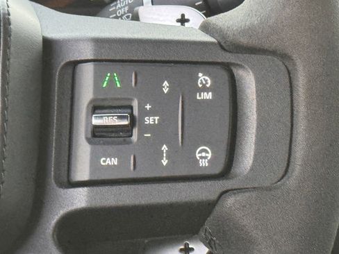 Used 2022 Land Rover Defender 110 V8 image 23