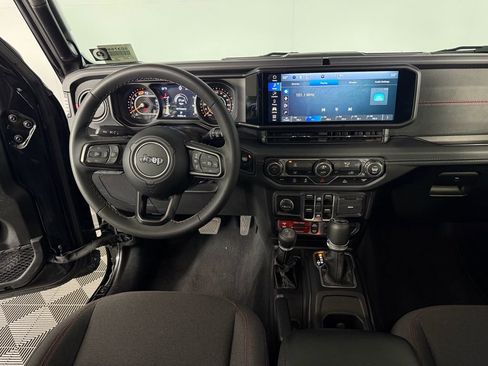 Used 2025 Jeep Wrangler Unlimited Rubicon image 12