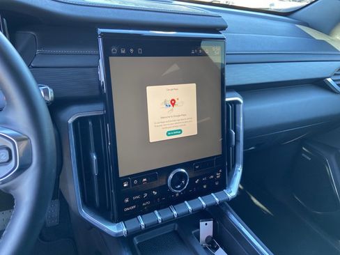 Used 2025 GMC Acadia Elevation image 37