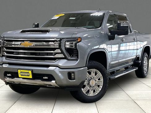 Used 2024 Chevrolet Silverado 2500 High Country w/ Z71 Off-Road Package AWD/4WD image 2