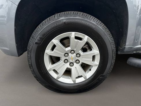 Used 2021 Chevrolet Colorado LT AWD/4WD image 10