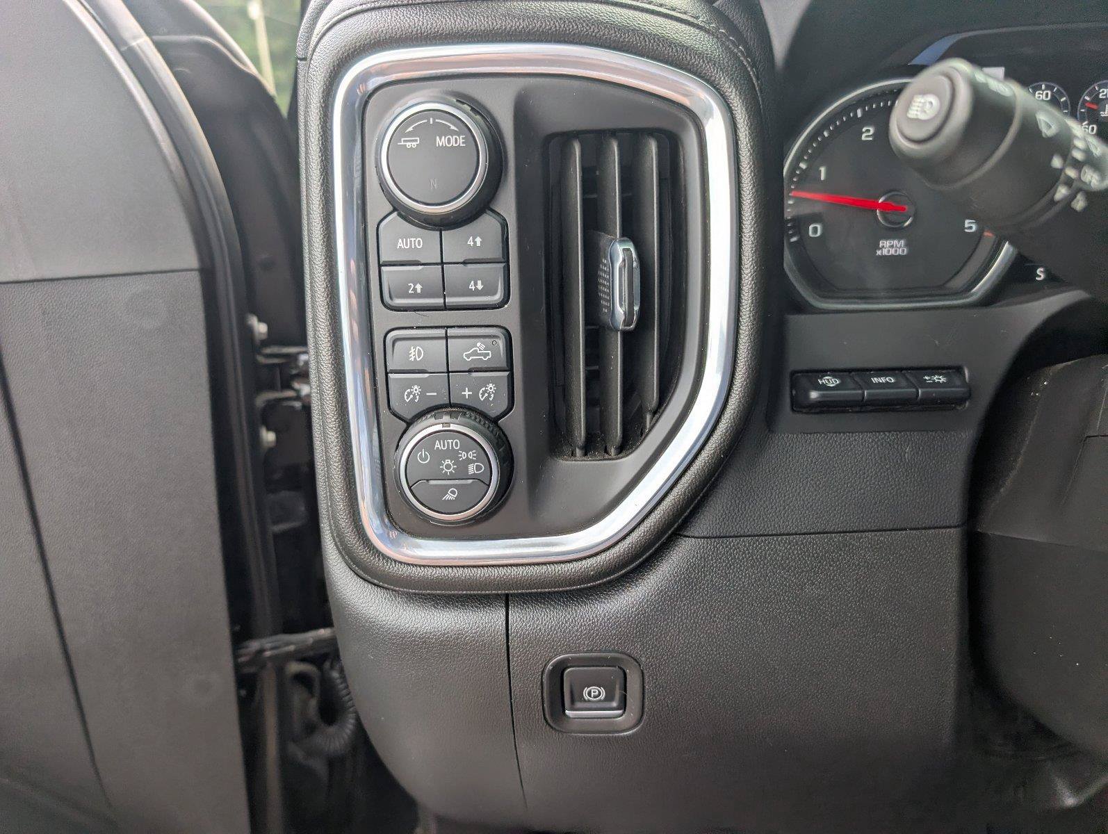 Used 2022 Chevrolet Silverado 3500 High Country w/ LPO, Hitch Package AWD/4WD image 32