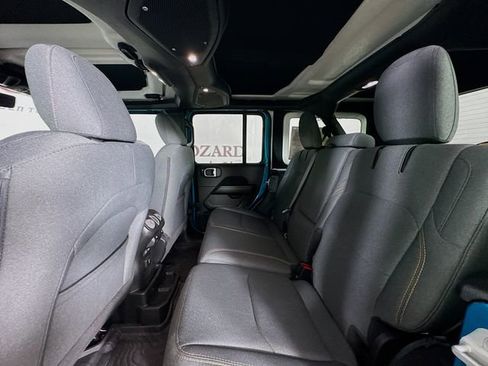 Used 2024 Jeep Wrangler Unlimited Sahara w/ Technology Group image 28