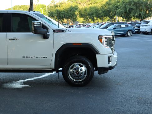 Used 2022 GMC Sierra 3500 Denali AWD/4WD image 11
