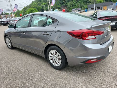 Used 2019 Hyundai Elantra SE FWD image 7