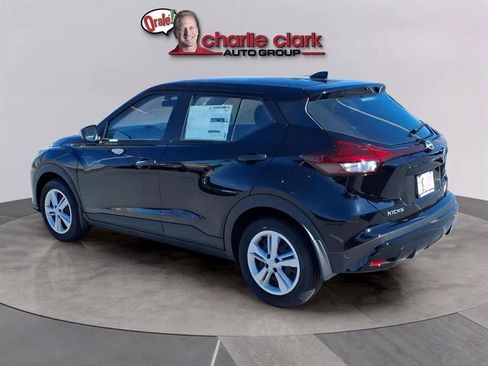 New 2025 Nissan Kicks Play S image 3