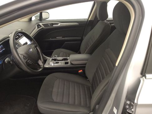 Used 2020 Ford Fusion SE AWD/4WD image 17