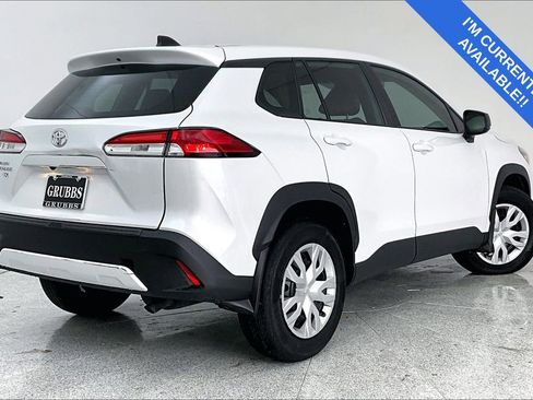 Used 2025 Toyota Corolla Cross L image 2