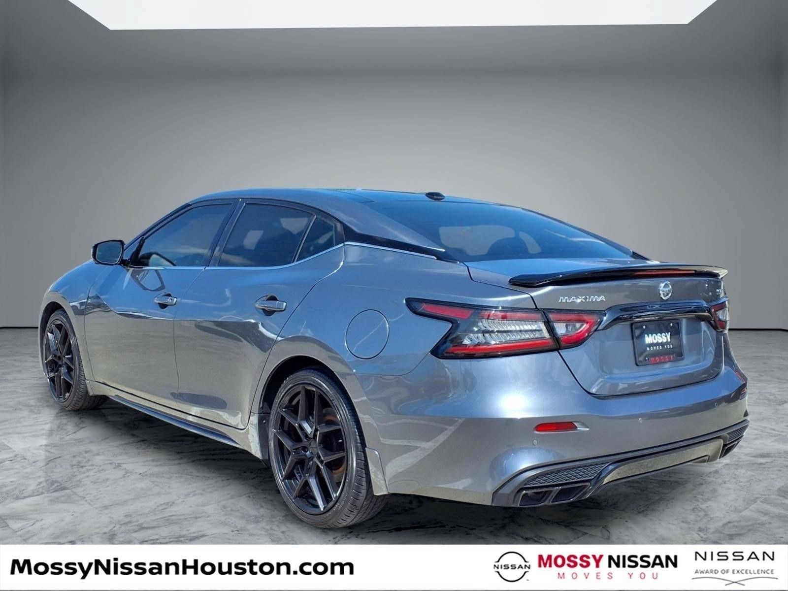 Used 2021 Nissan Maxima SR w/ Sport Mat Group FWD image 2
