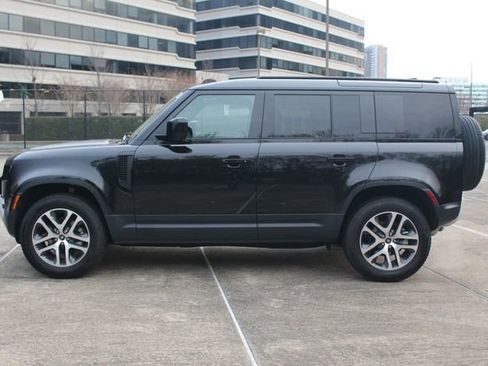 Used 2025 Land Rover Defender 110 S image 6