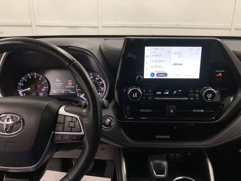 Used 2023 Toyota Highlander XSE AWD/4WD image 19
