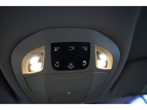 Used 2017 Chrysler Pacifica Touring-L image 25