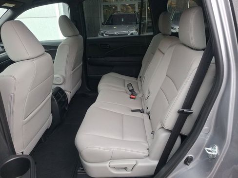 Used 2023 Honda Passport EX-L image 10