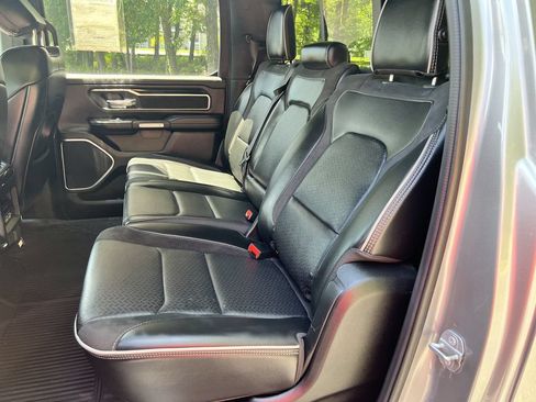 Used 2019 RAM 1500 Laramie AWD/4WD image 18