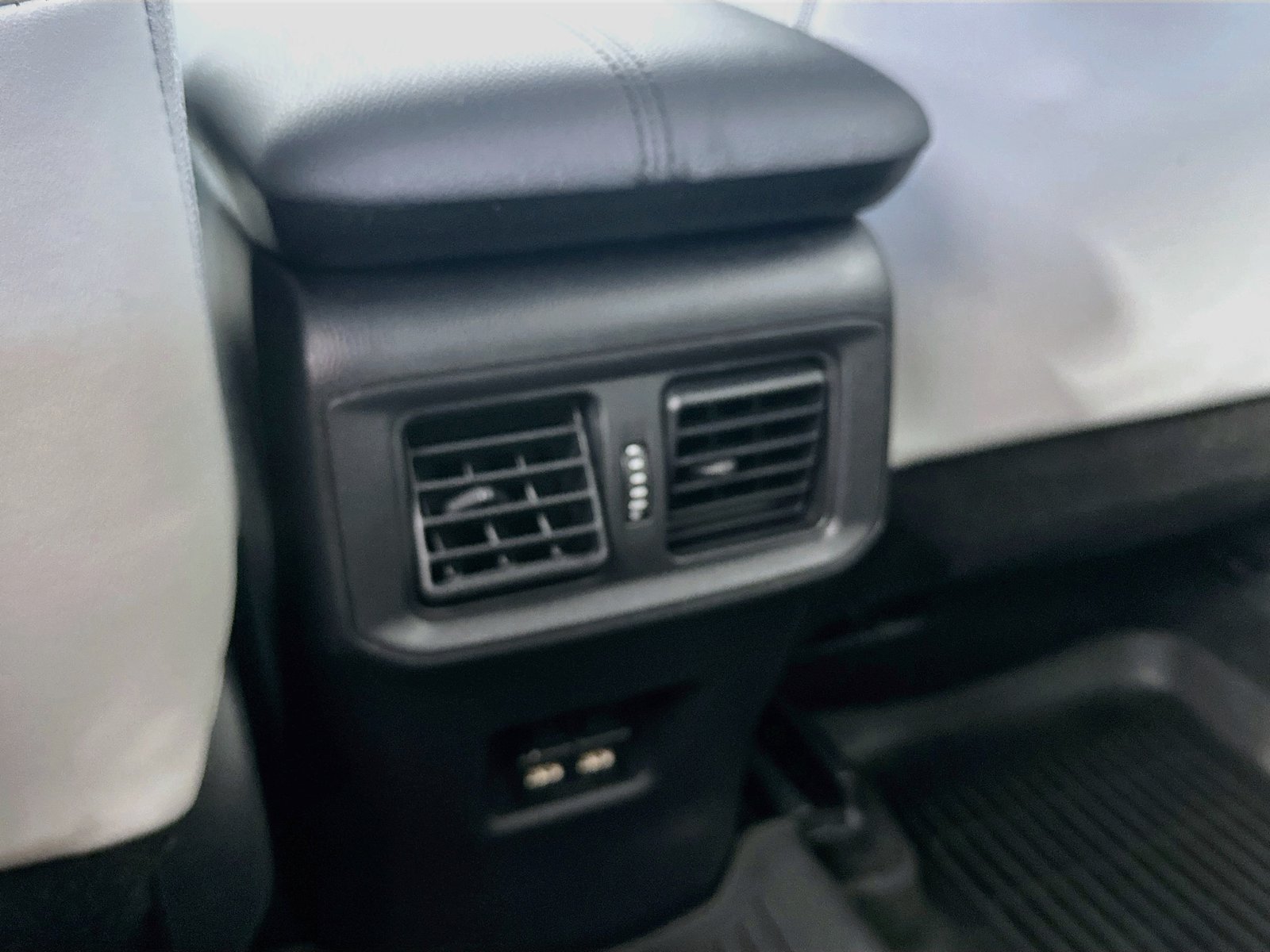 Used 2021 Toyota RAV4 XLE Premium AWD/4WD image 24