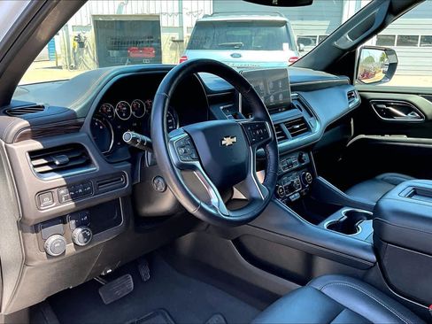 Used 2021 Chevrolet Tahoe LT w/ Luxury Package RWD image 18