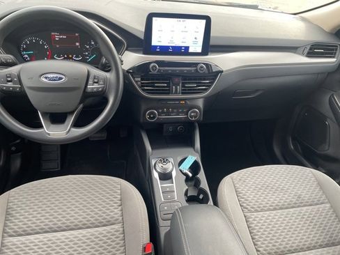 Used 2020 Ford Escape SE image 3