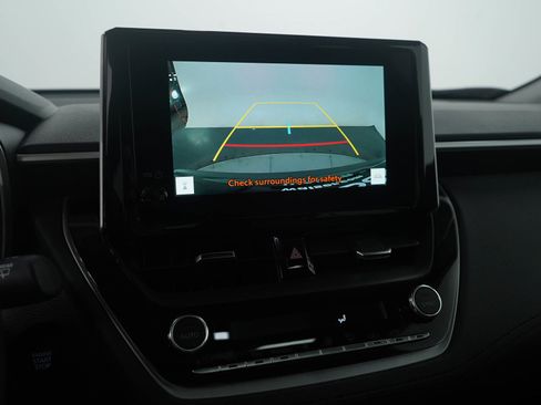 Used 2024 Toyota Corolla Cross XLE w/ Convenience Package image 24