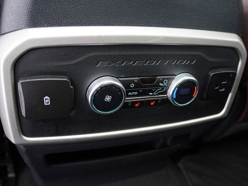 Certified 2024 Ford Expedition Limited image 22