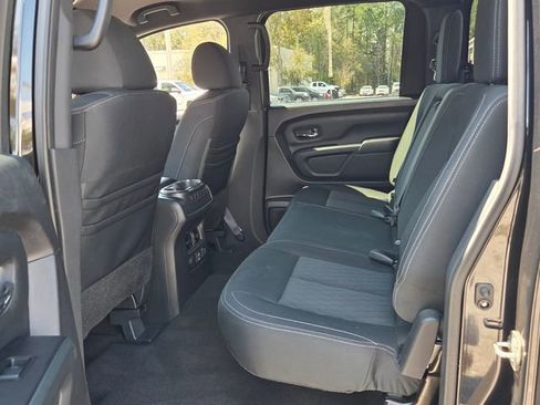 Used 2019 Nissan Titan SV w/ SV Convenience Package image 10