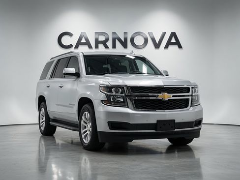 Used 2018 Chevrolet Suburban LT RWD image 1