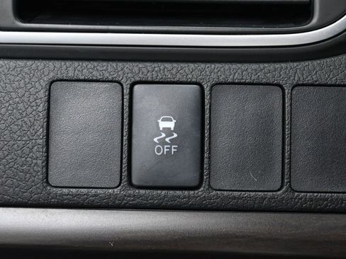 Used 2016 Toyota Camry LE image 8