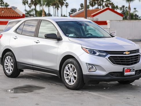 Used 2021 Chevrolet Equinox LS image 4