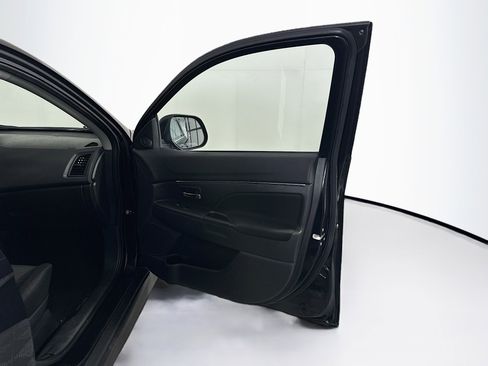 Used 2023 Mitsubishi Outlander Sport ES image 29