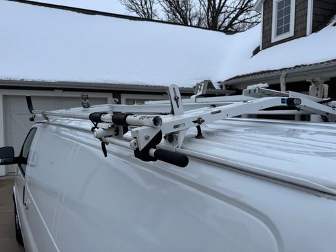 Used 2015 Chevrolet Express 2500 image 29