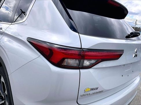 Used 2024 Mitsubishi Outlander SE image 31