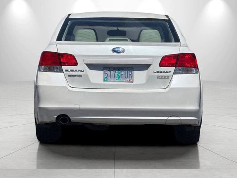 Used 2010 Subaru Legacy 2.5i Premium AWD/4WD image 7