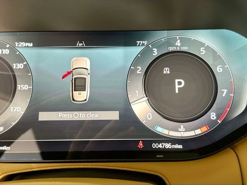 Used 2025 Land Rover Range Rover SE AWD/4WD image 12