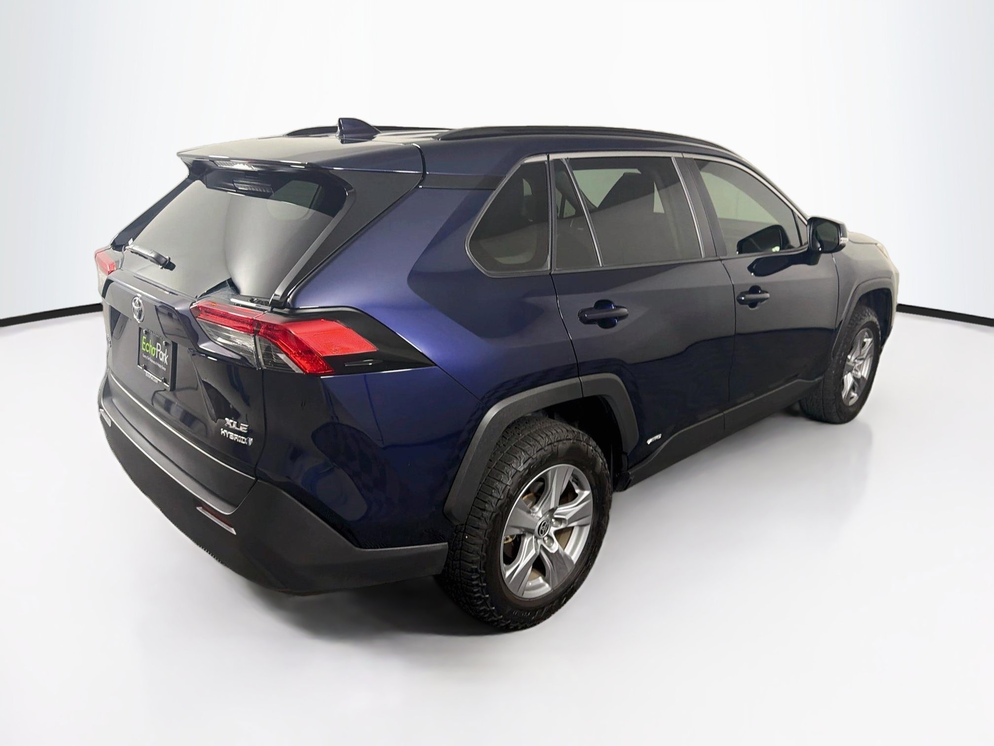 Used 2022 Toyota RAV4 XLE w/ Convenience Package AWD/4WD image 9